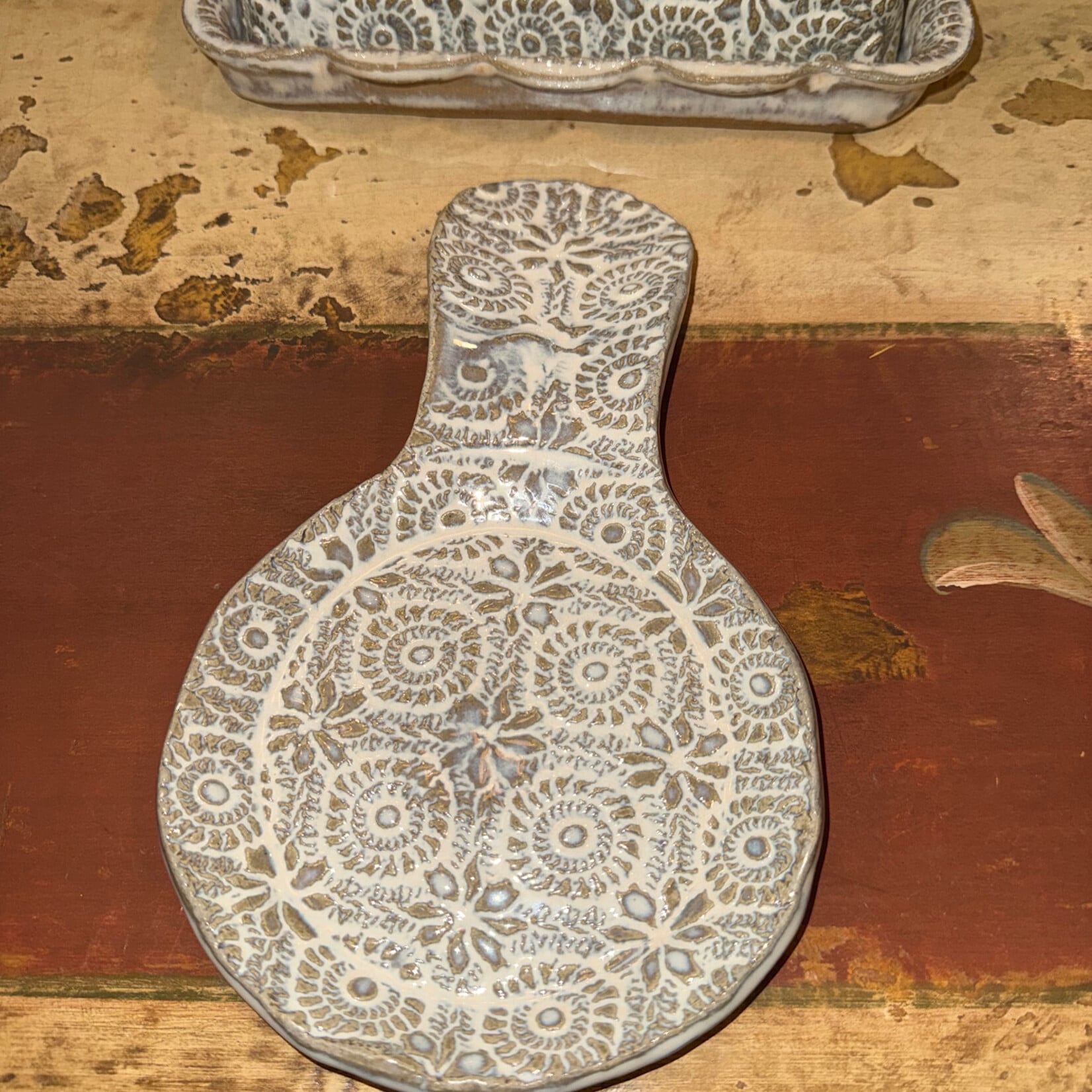 The Crafty *itch White Circles Spoon Rest