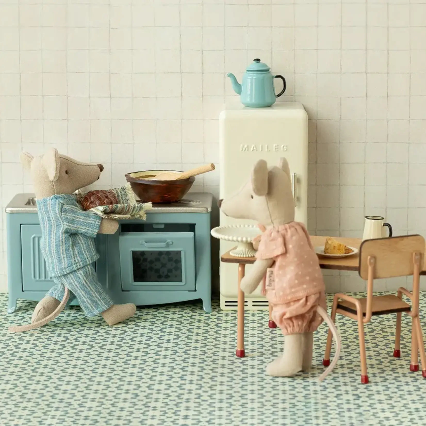 Maileg USA Kitchen, Mouse - Blue