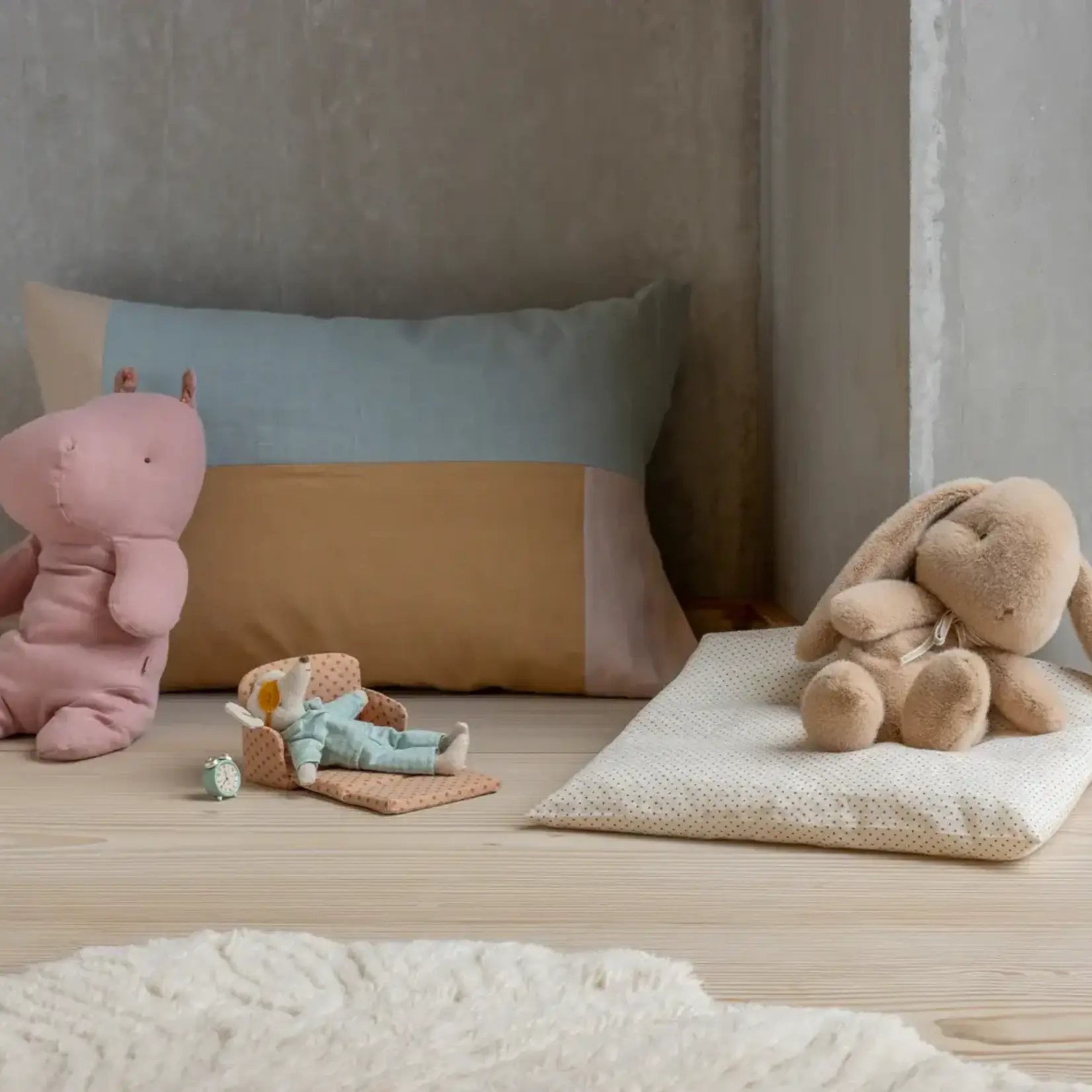 Maileg USA Bunny plush, Medium - Cream peach