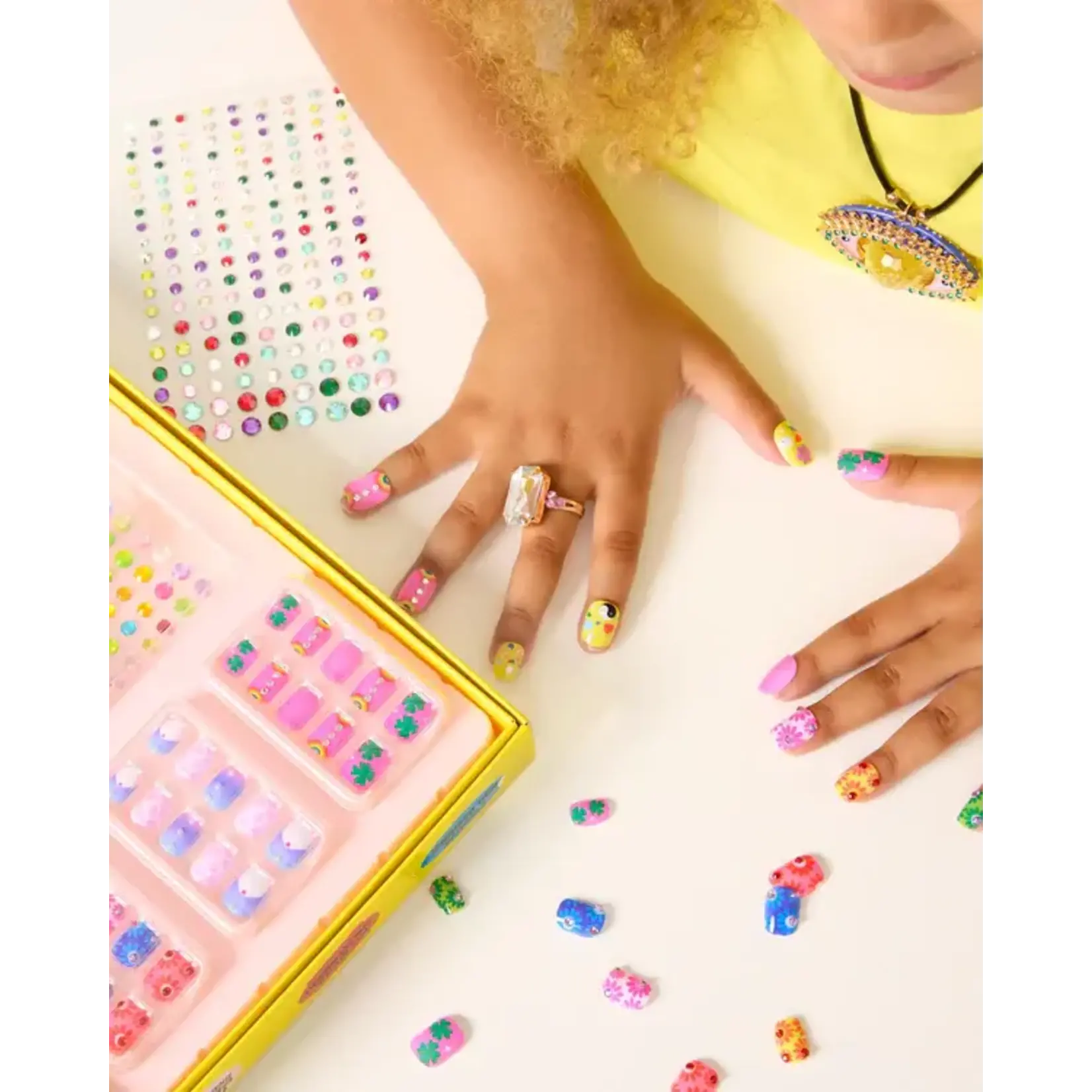 Super Smalls Super Smalls Days of the Week Press On Nail Kit