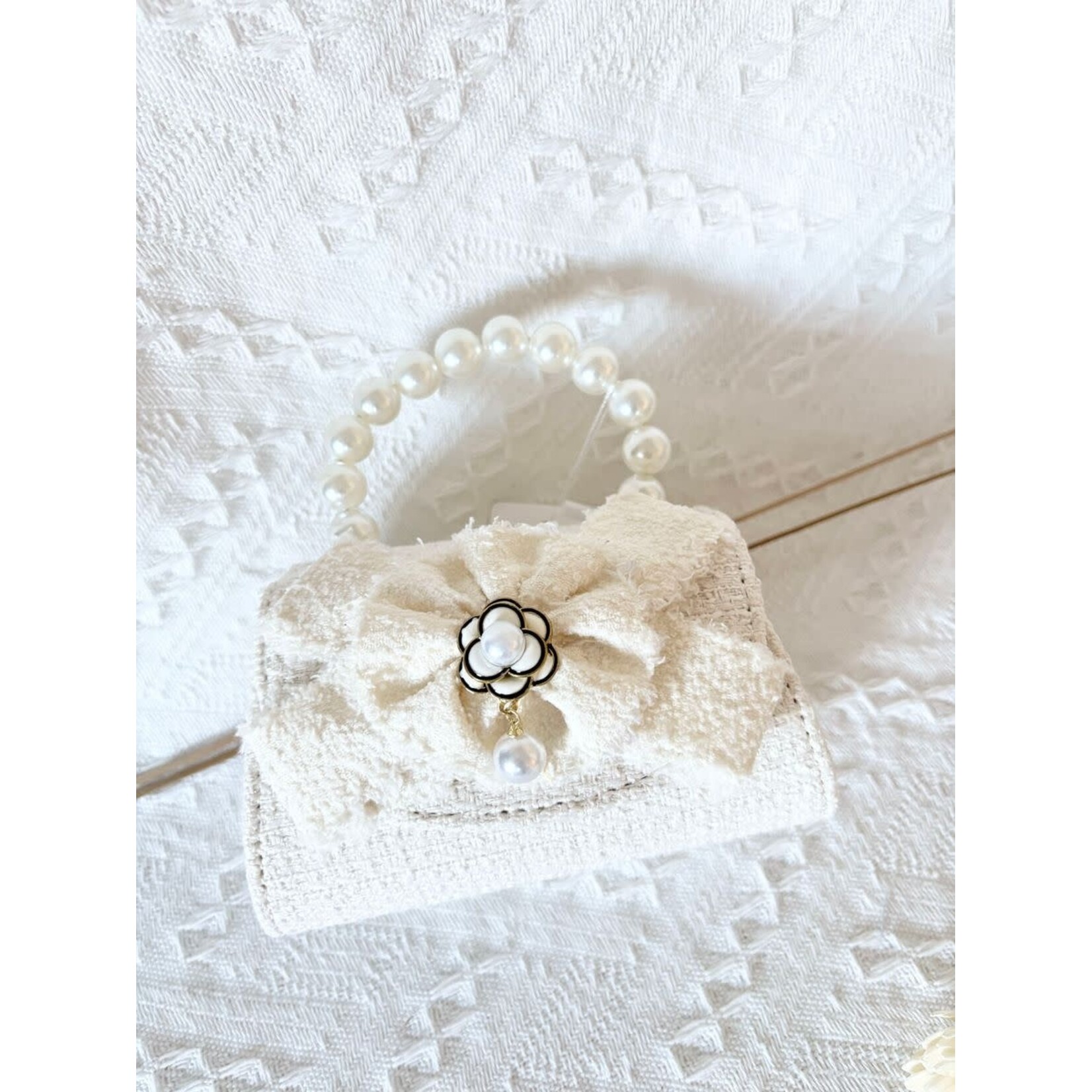 Ce Ce Co Ce Ce Co Ivory Tweed Purse With Big Tweed Bow