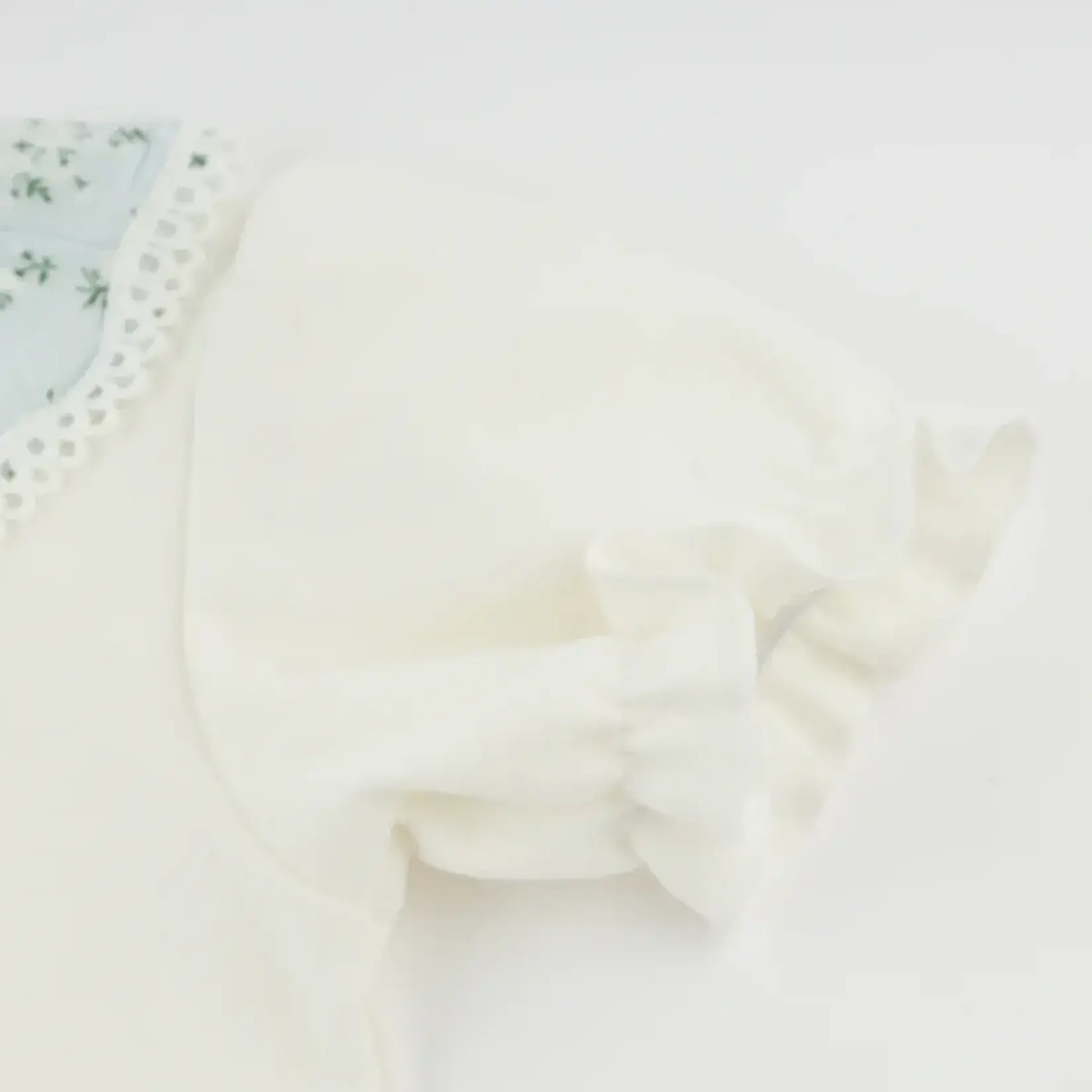 Oh Baby! Oh Baby Oyster Apple Blossom Layla Tee With Sky Bella Collar