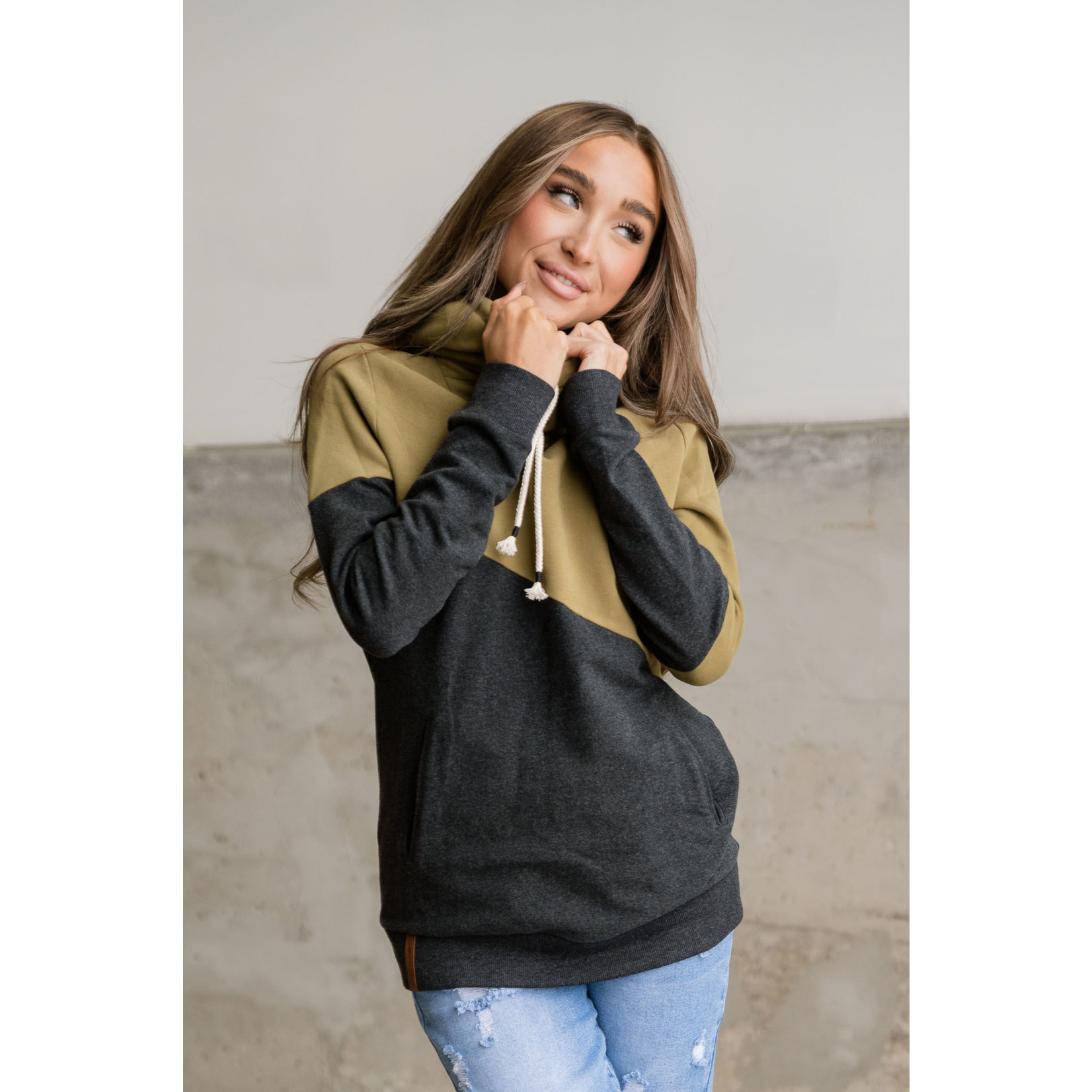 Ampersand Avenue Singlehood Sweatshirt Vienna