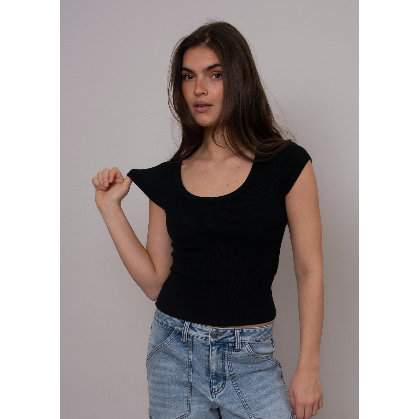 Rd Style Kendra Scoop Neck Cap Sleeve Top