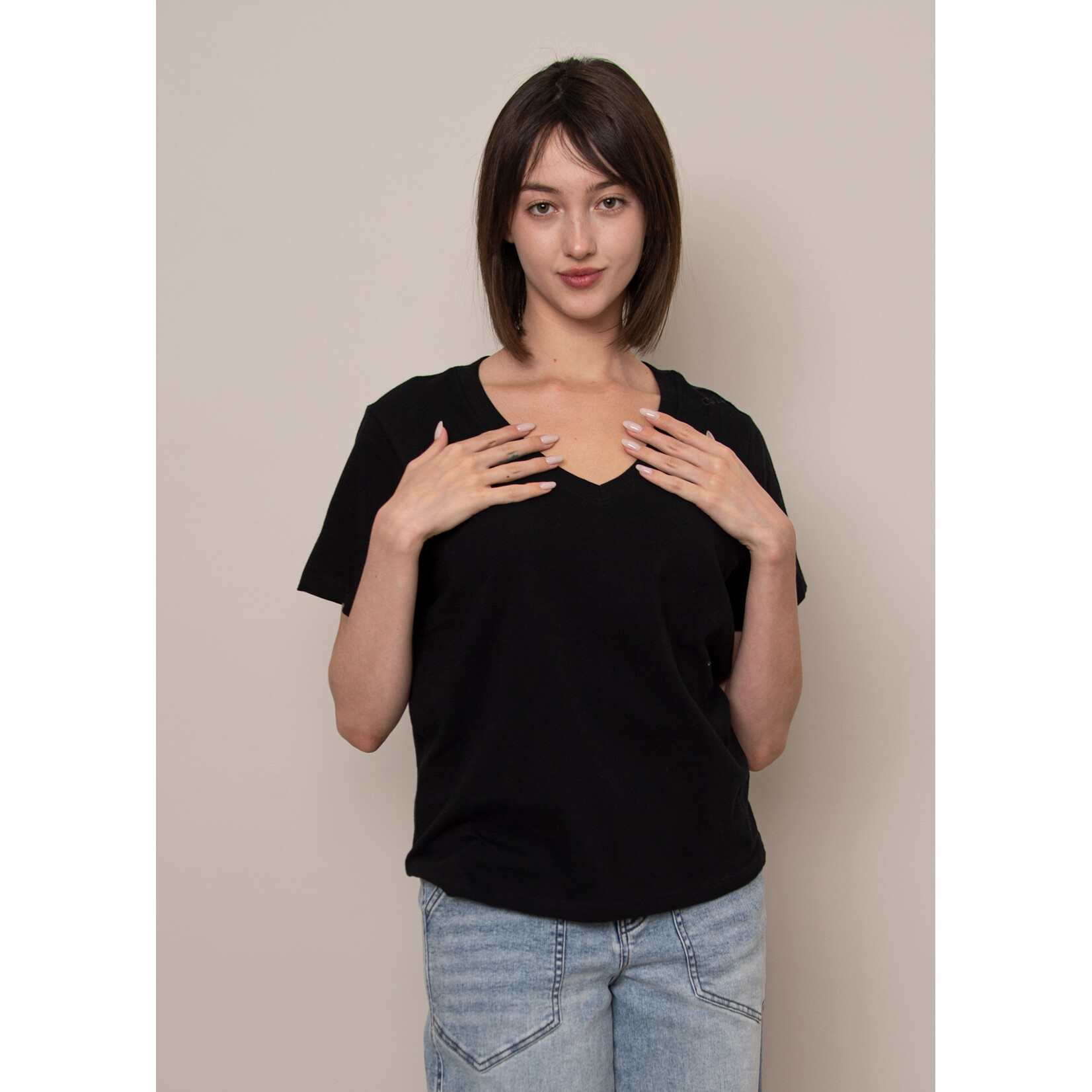 Rd Style Milla V-Neck T-Shirt