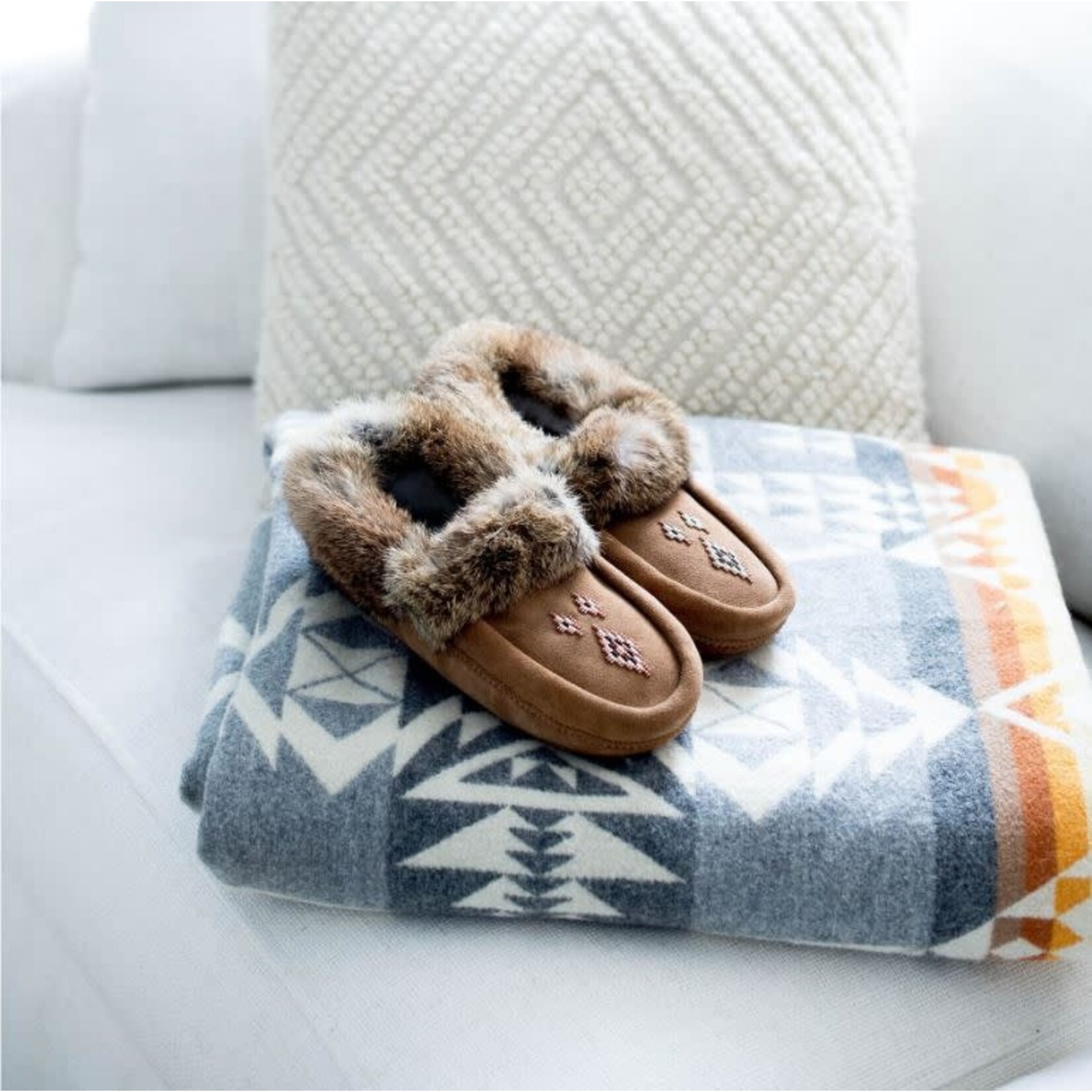 Manitobah Tipi Suede Moccasin