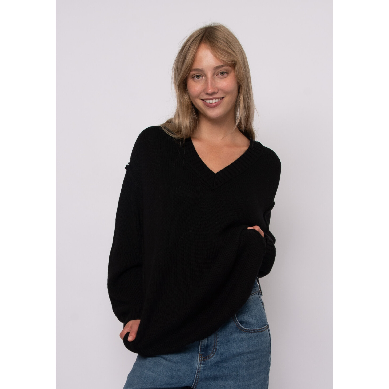 Rd Style Isobel V-Neck Sweater