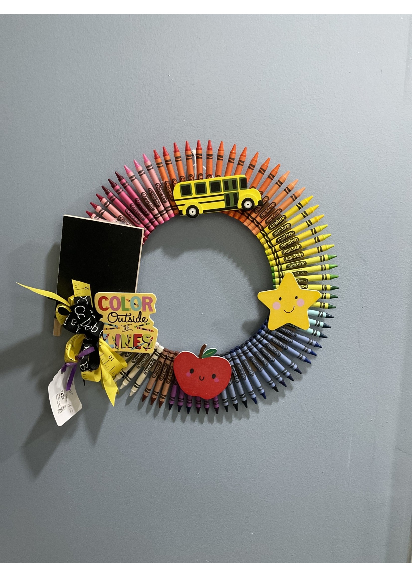 My New Favorite Thing Wreath Crayon "Color Outside the Lines" w/Bus, Apple