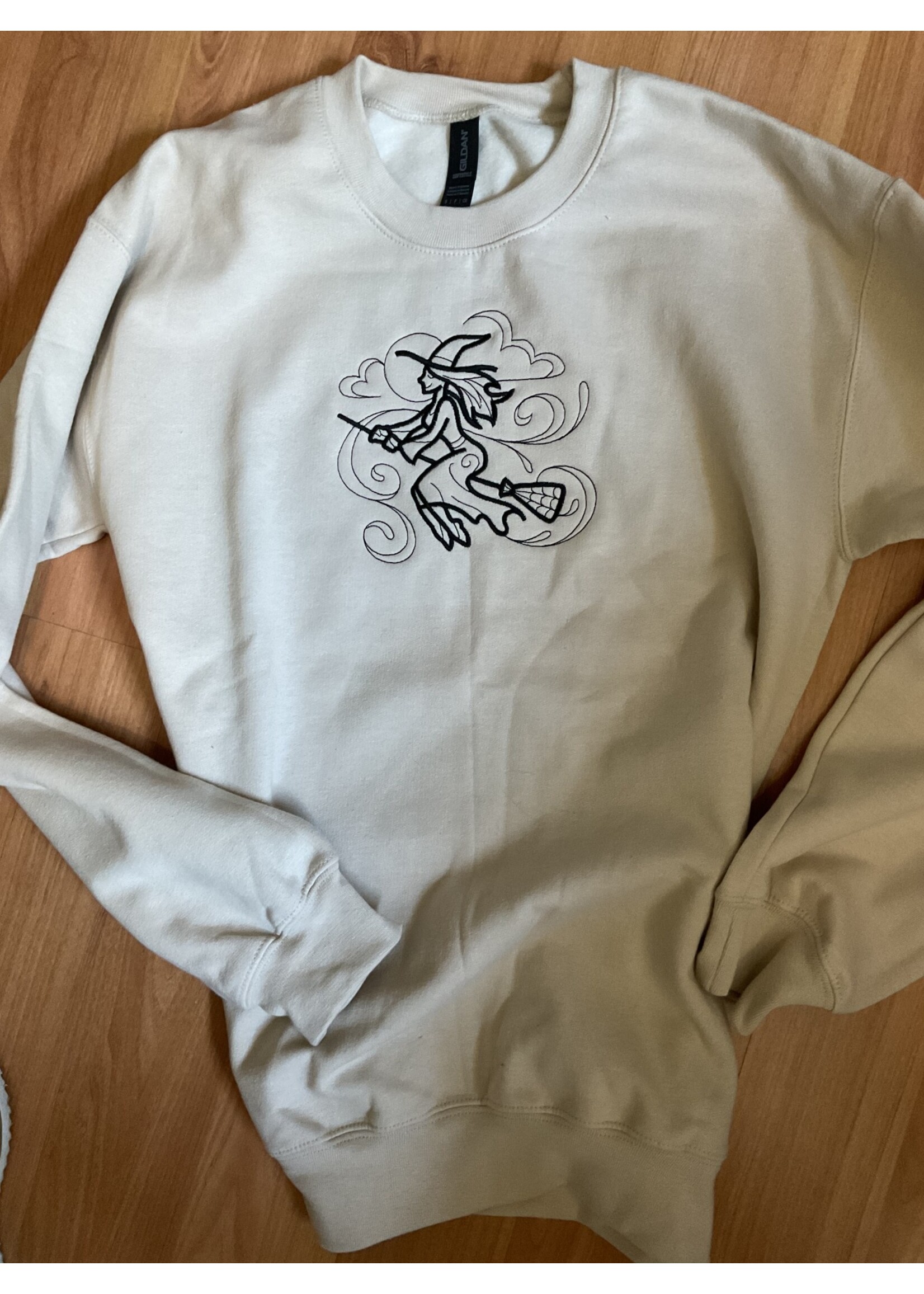 TM Witch Sweatshirt, size S