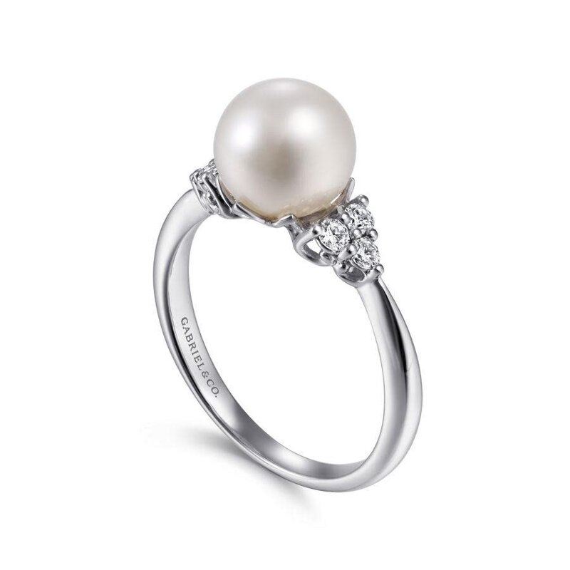 Style Spotlight: Cultured Pearl Engagement Rings