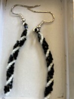 GV Earrings Black & White Twist
