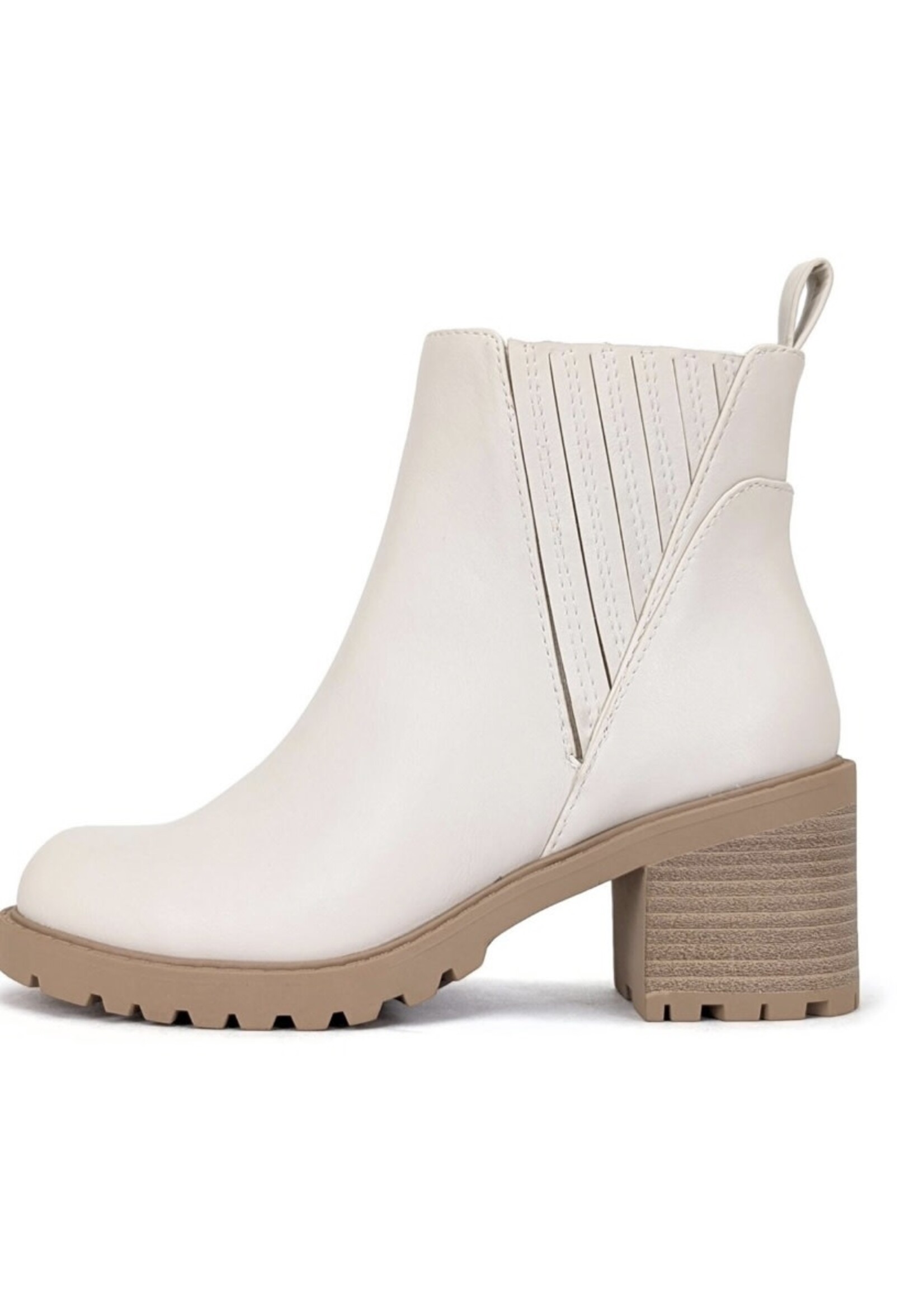 City Strut Chelsea Boots