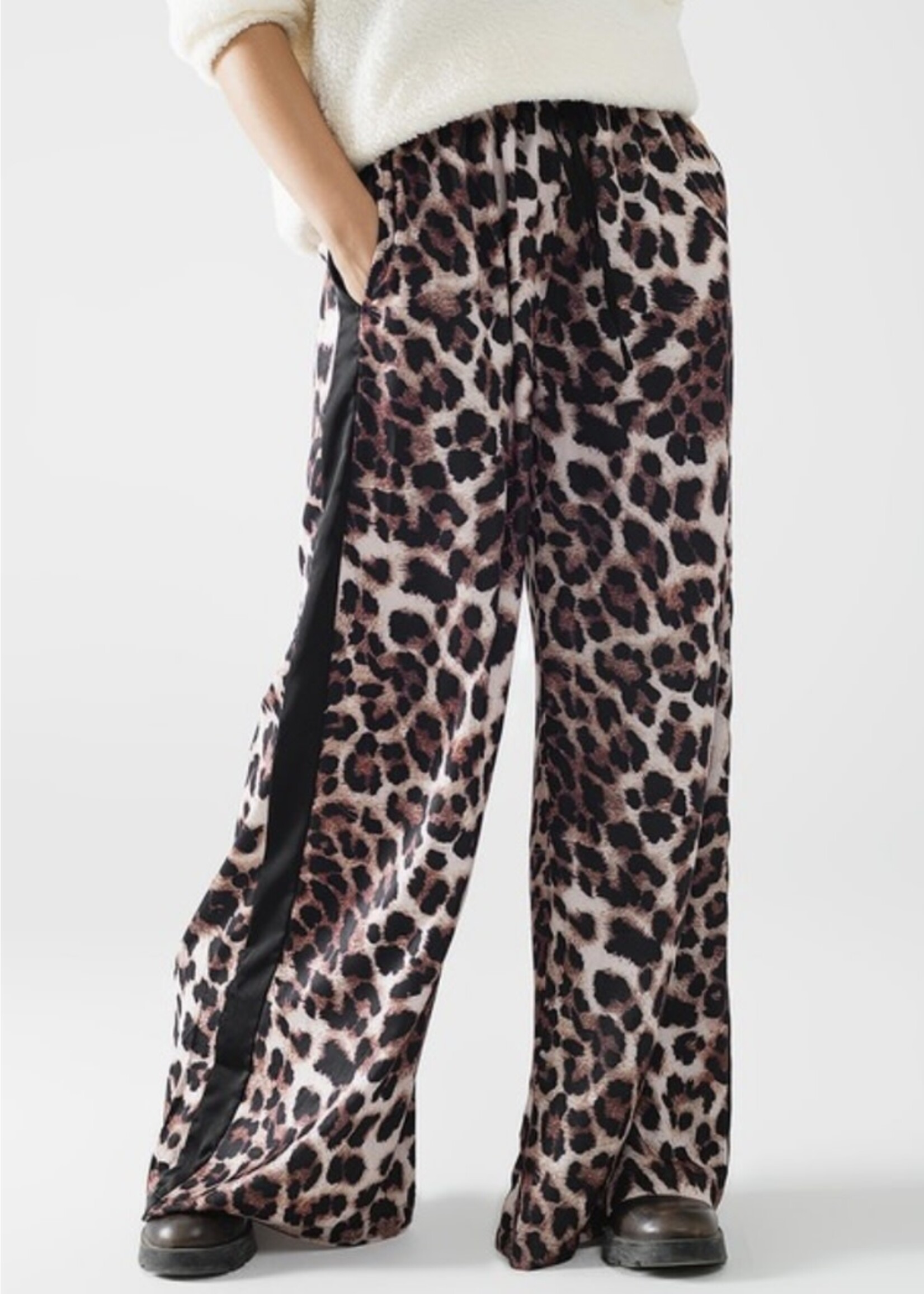 Strut Your Stuff Leopard Pants