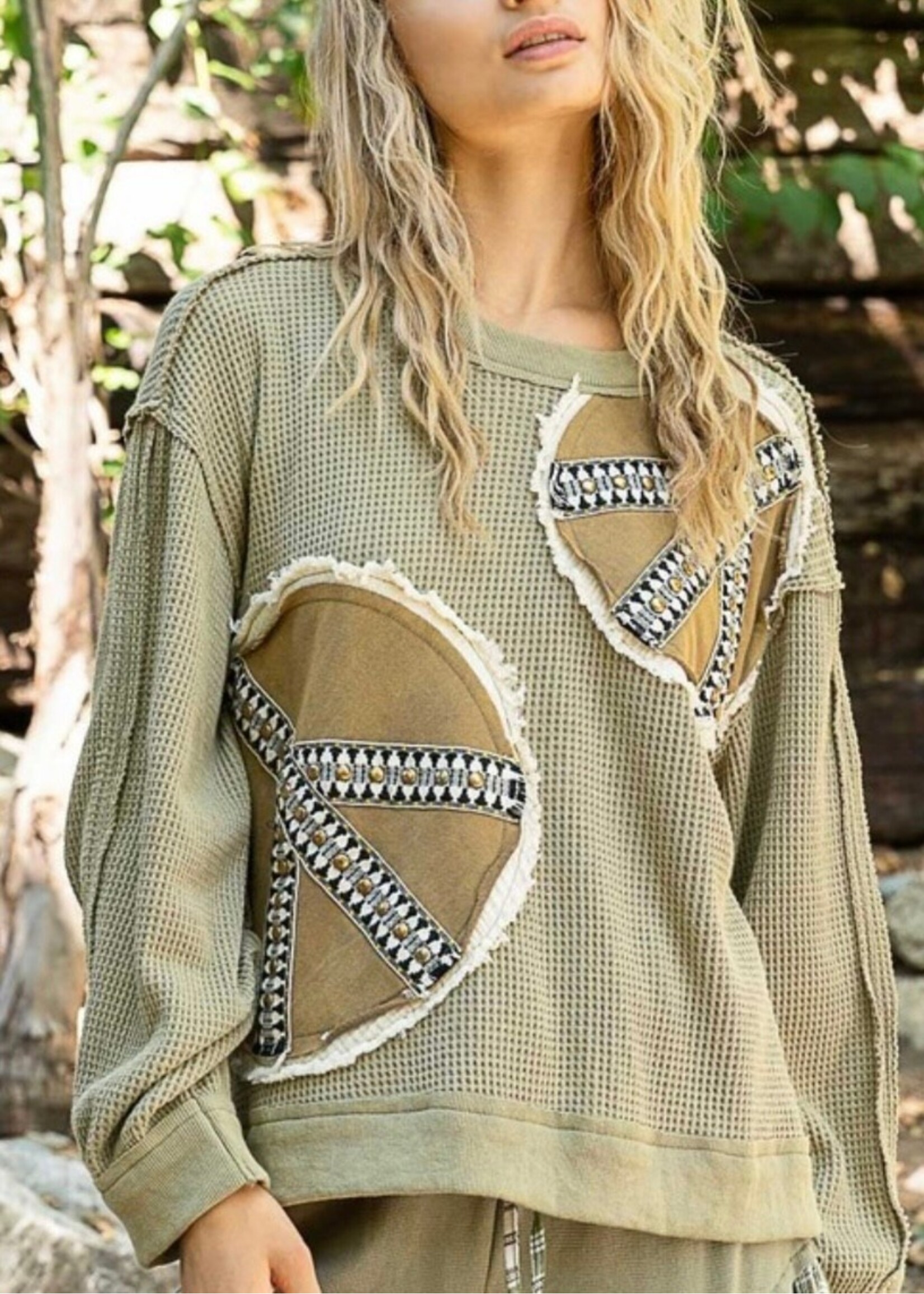 Peace Patch Thermal Top with studs