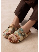 Toni Clogs with Studs