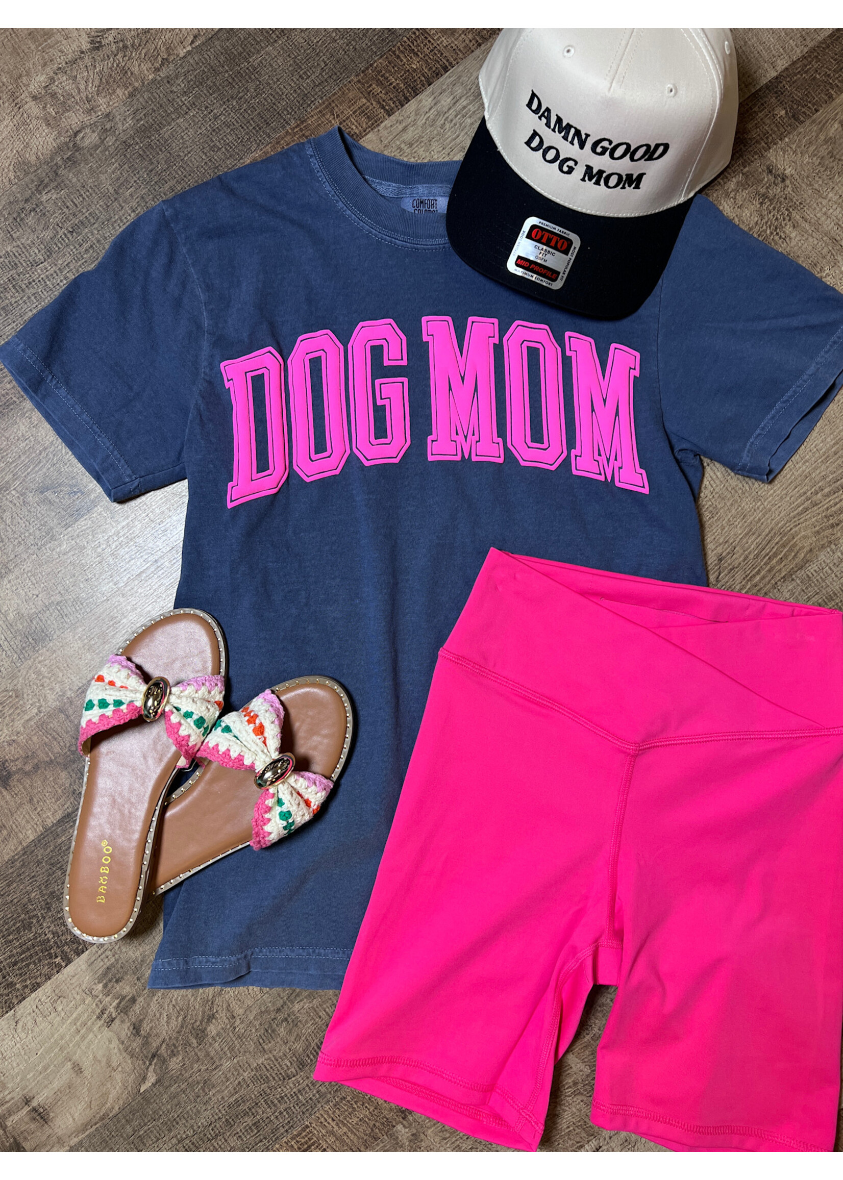Dog Mom Graphic Tee