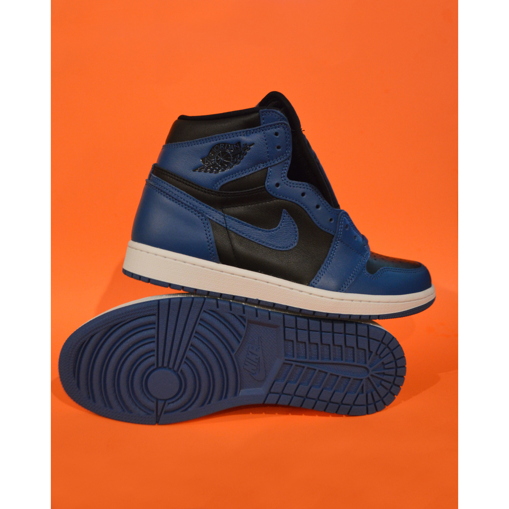 Marina blue jordan 1