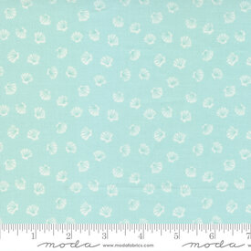 Moda Fabrics Moda - The Sea And Me / Clam Shells / 20798-13 / Light Aqua