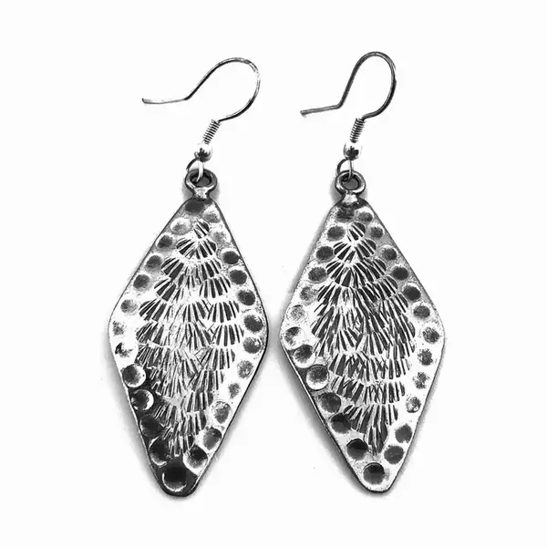 Anju Anju - Kashi Collection Earrings - Circles and Lines Diamonds