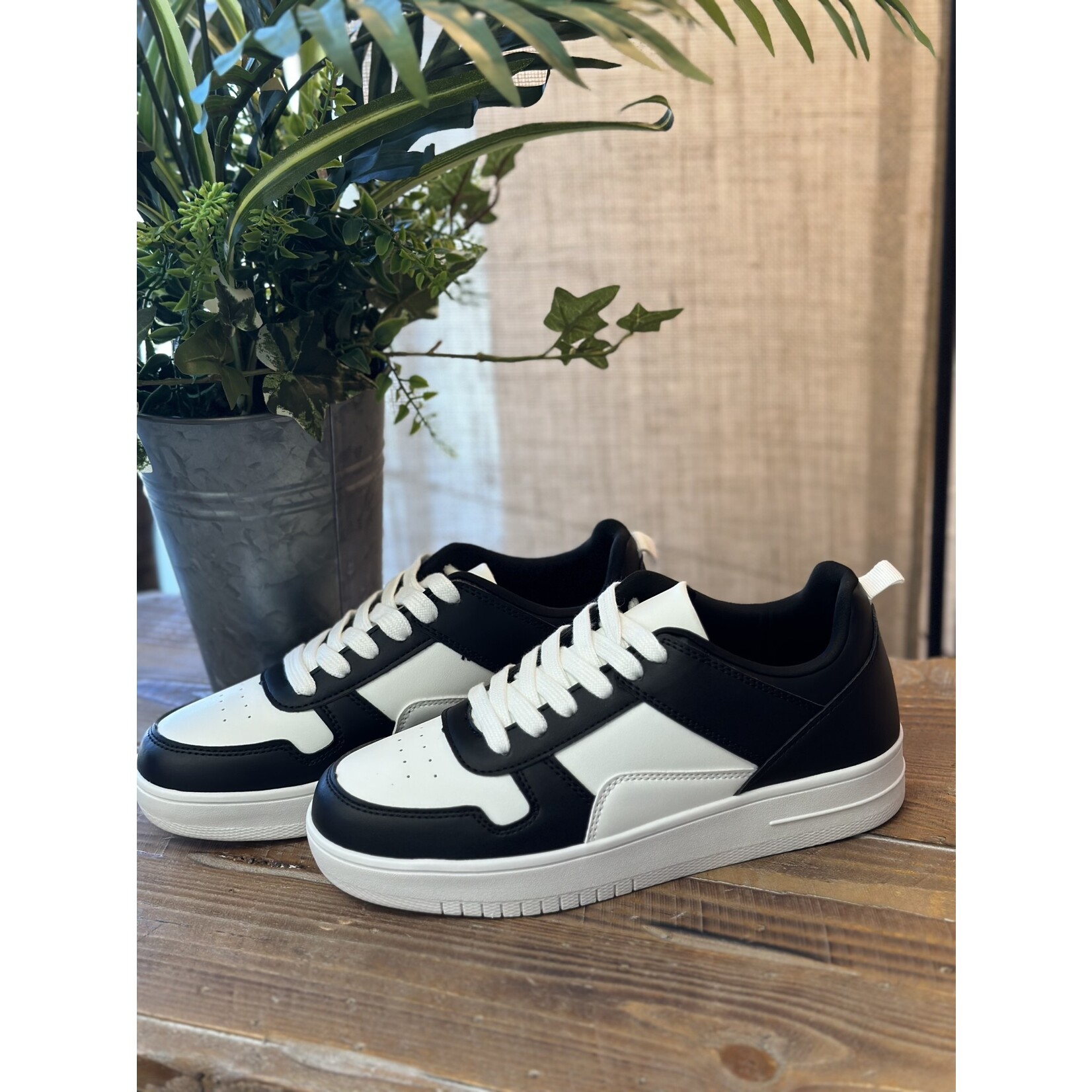 Low Sneaker