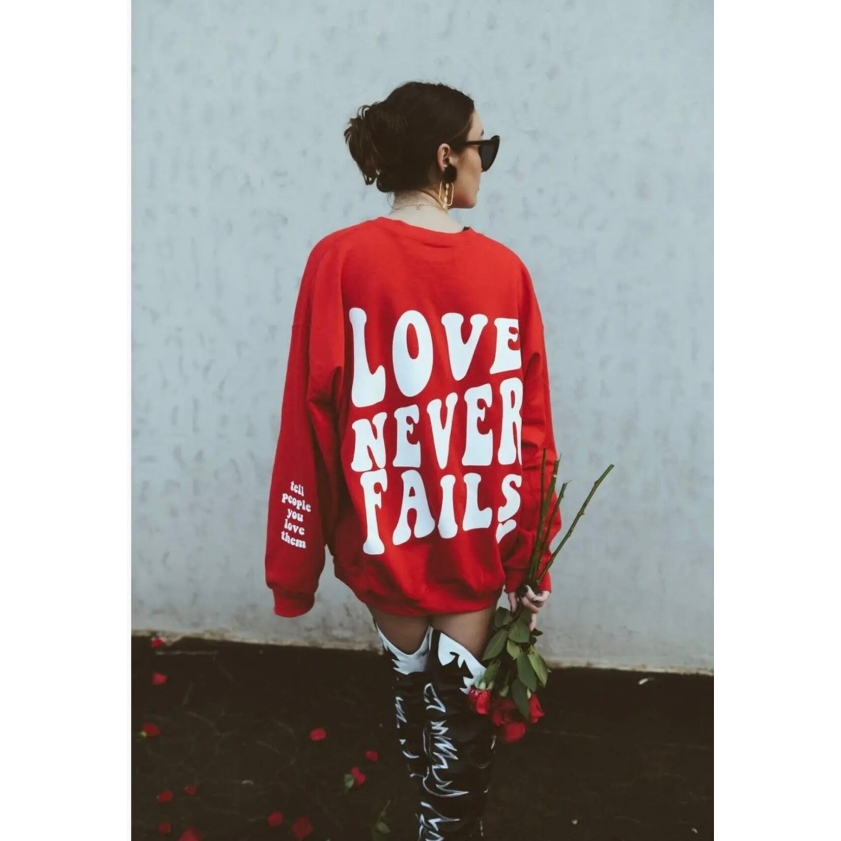 Love Never Fails-Sweater
