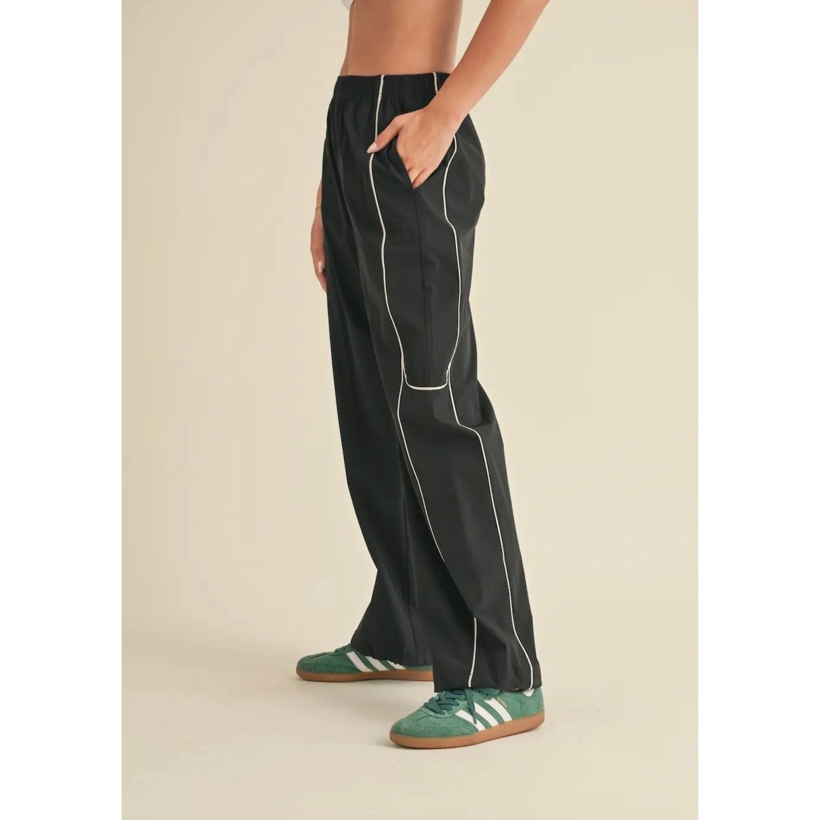 Contrast pants
