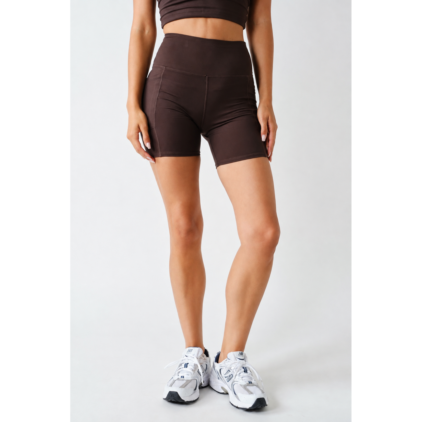 Light contour biker shorts