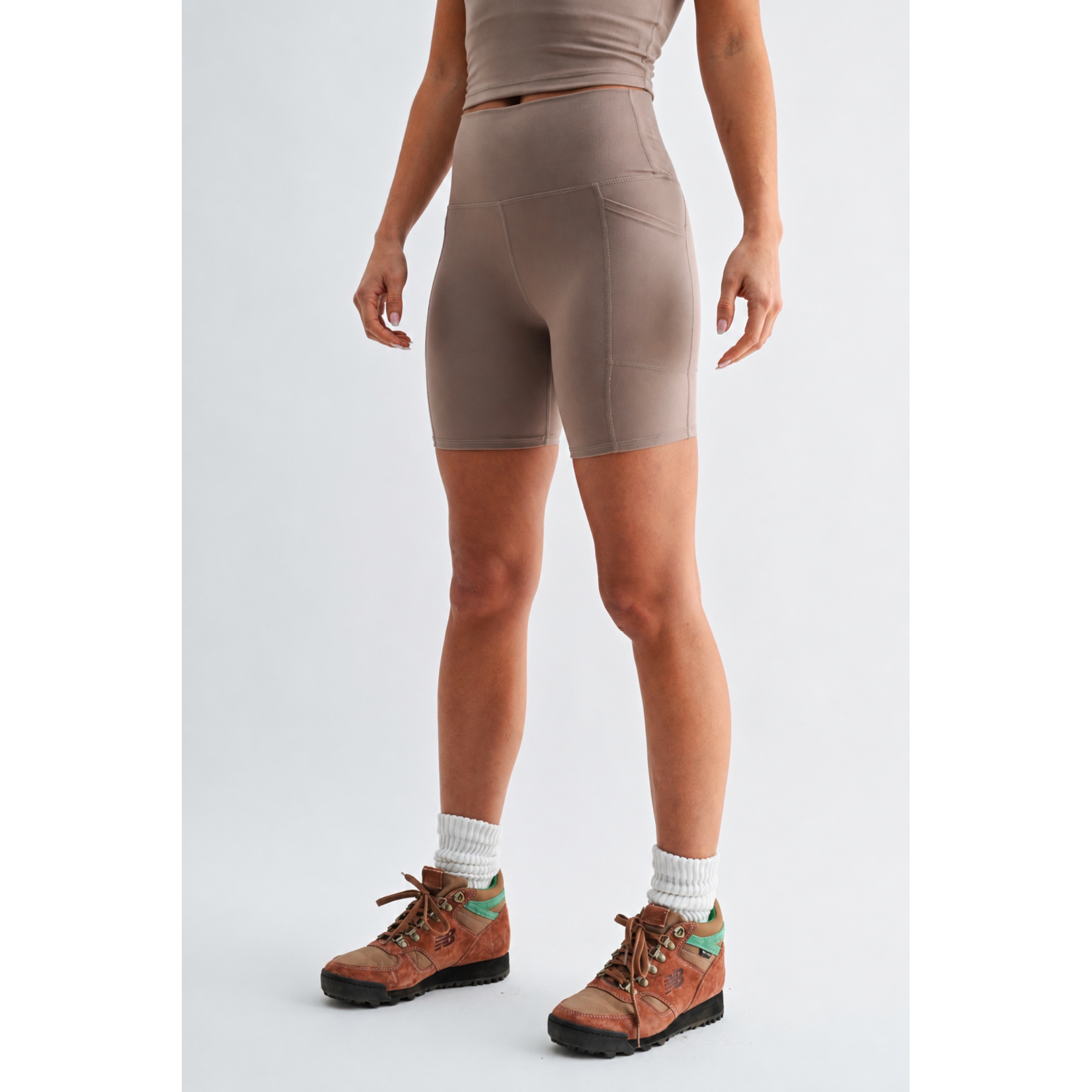 Light contour biker shorts