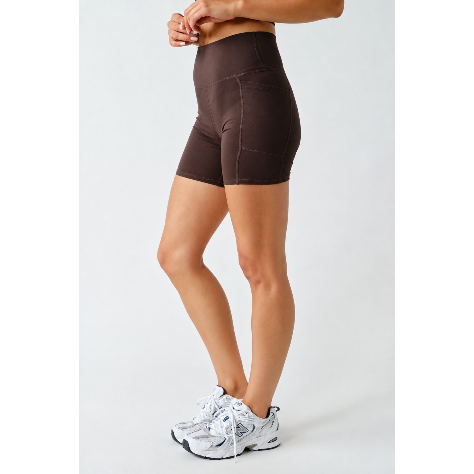 Light contour biker shorts
