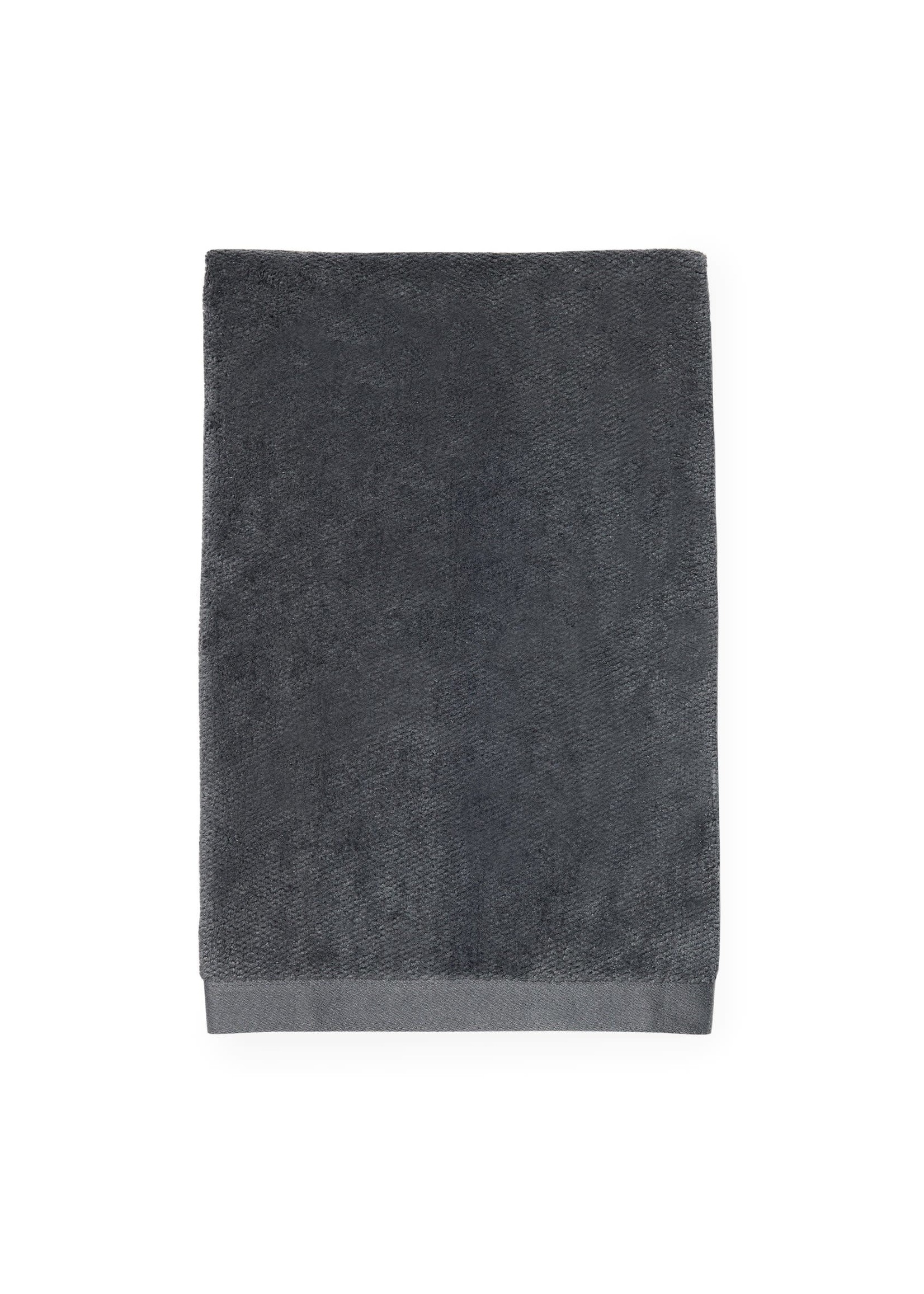 https://cdn.shoplightspeed.com/shops/654587/files/41649172/1652x2313x2/sferra-sferra-canedo-bath-towel-pewter.jpg