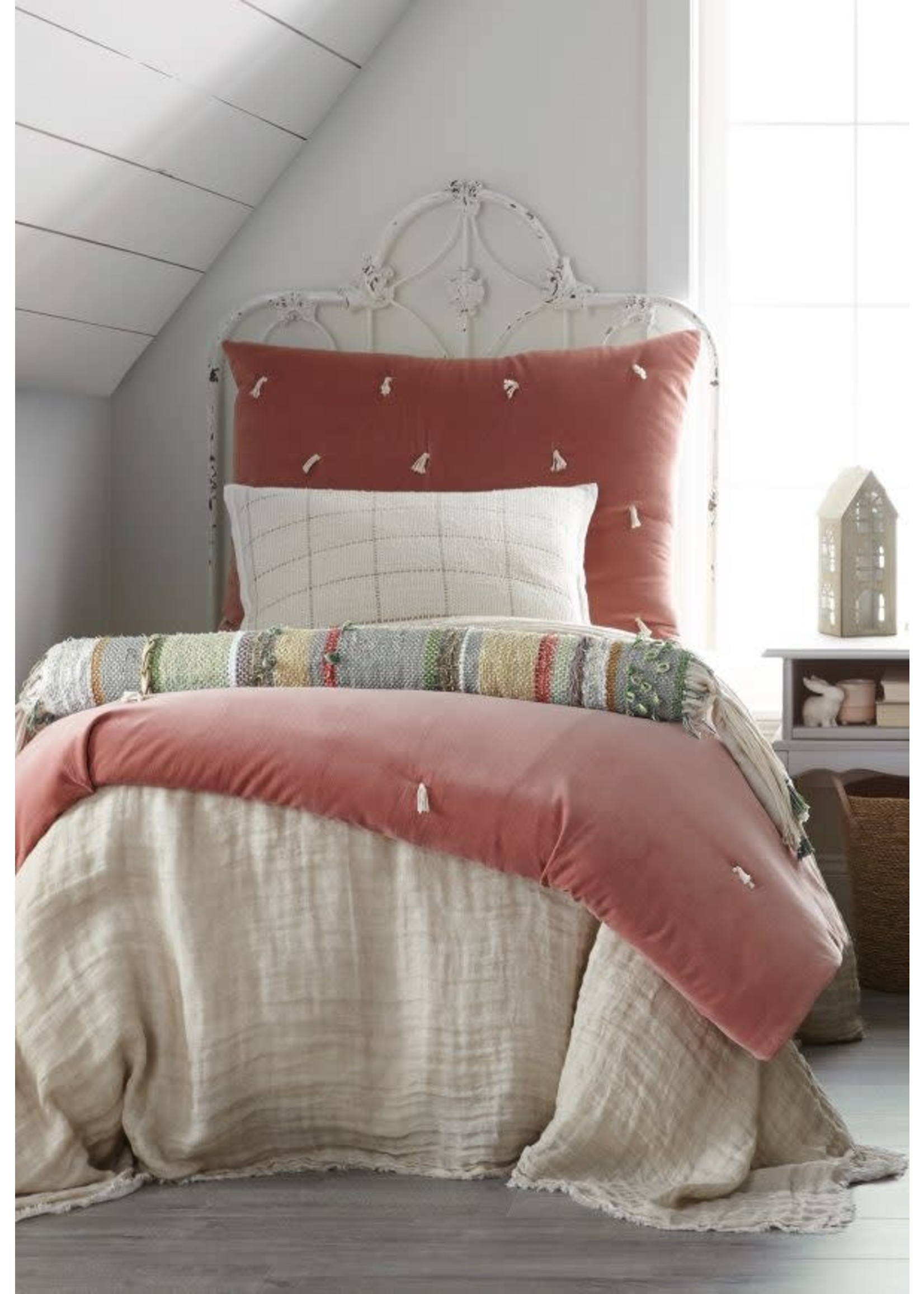 Amity Home Amity Home Hawke Quilt, Blush, Queen