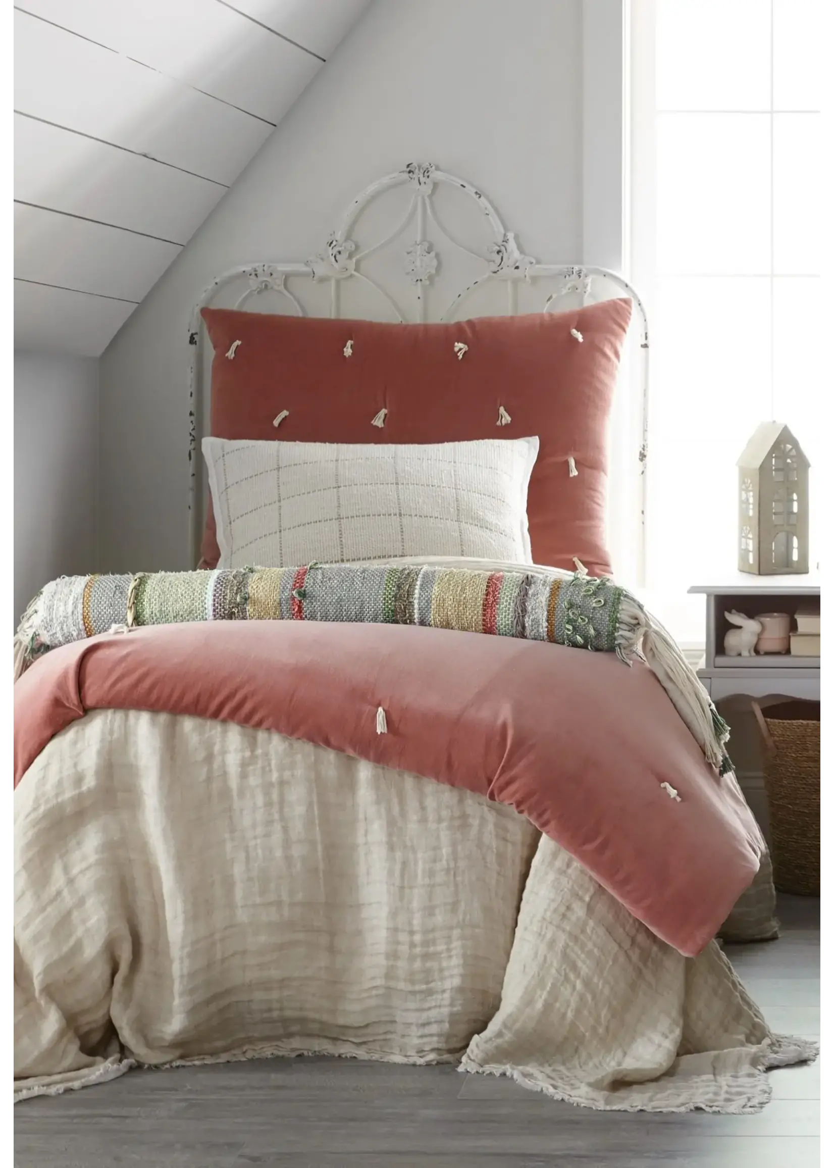 Amity Home Amity Hawke Dutch Euro Blush