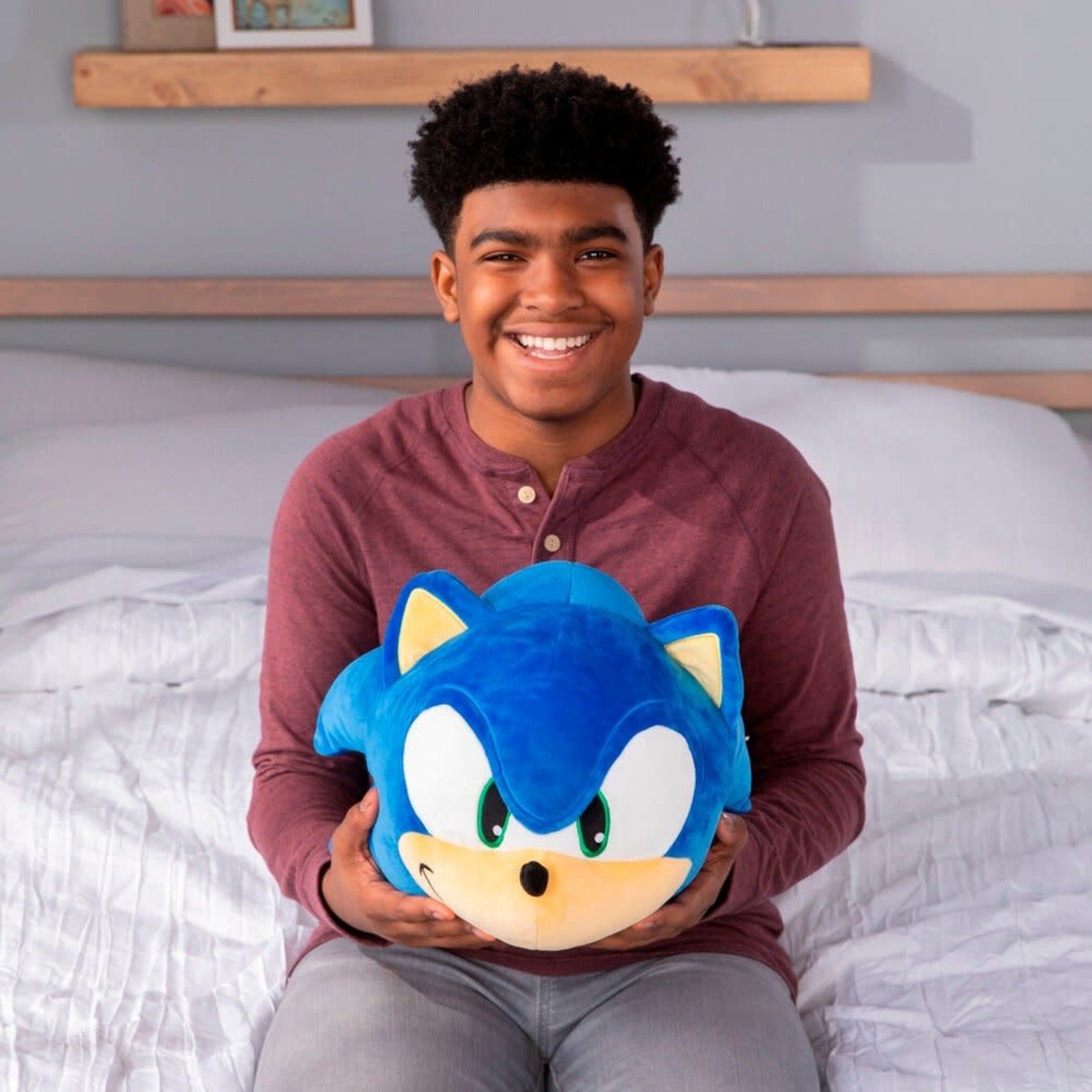 Tomy 15-inch Sonic the Hedgehog Mega Plush