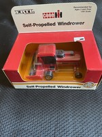 CaseIH 1/64 CaseIH Self-Propelled Windrower 8840 in box