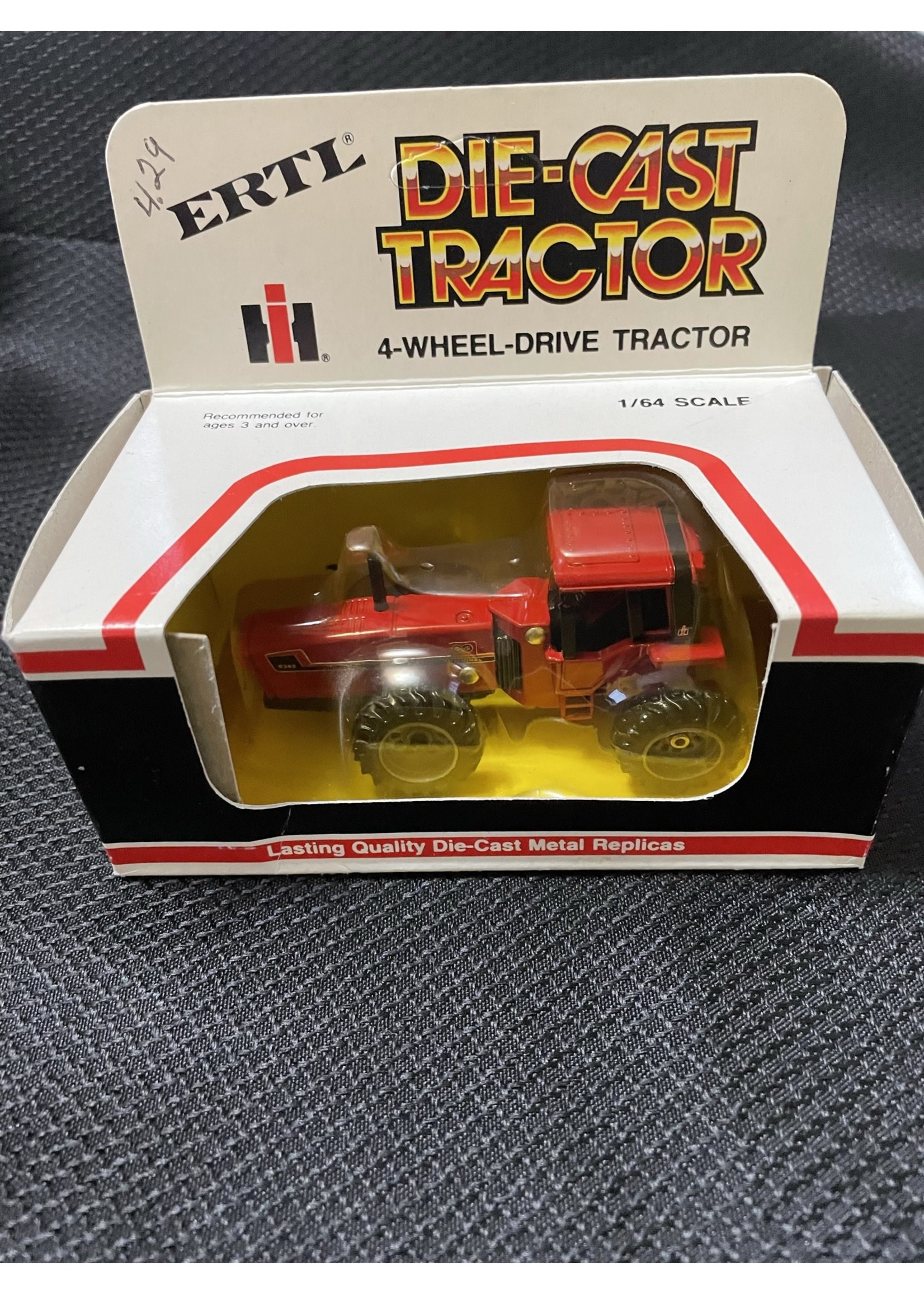 International Harvester 1/64 International Harvester 6388 2+2 in box