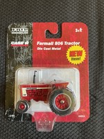 International Harvester 1/64 International Harvester Farmall 806 NF