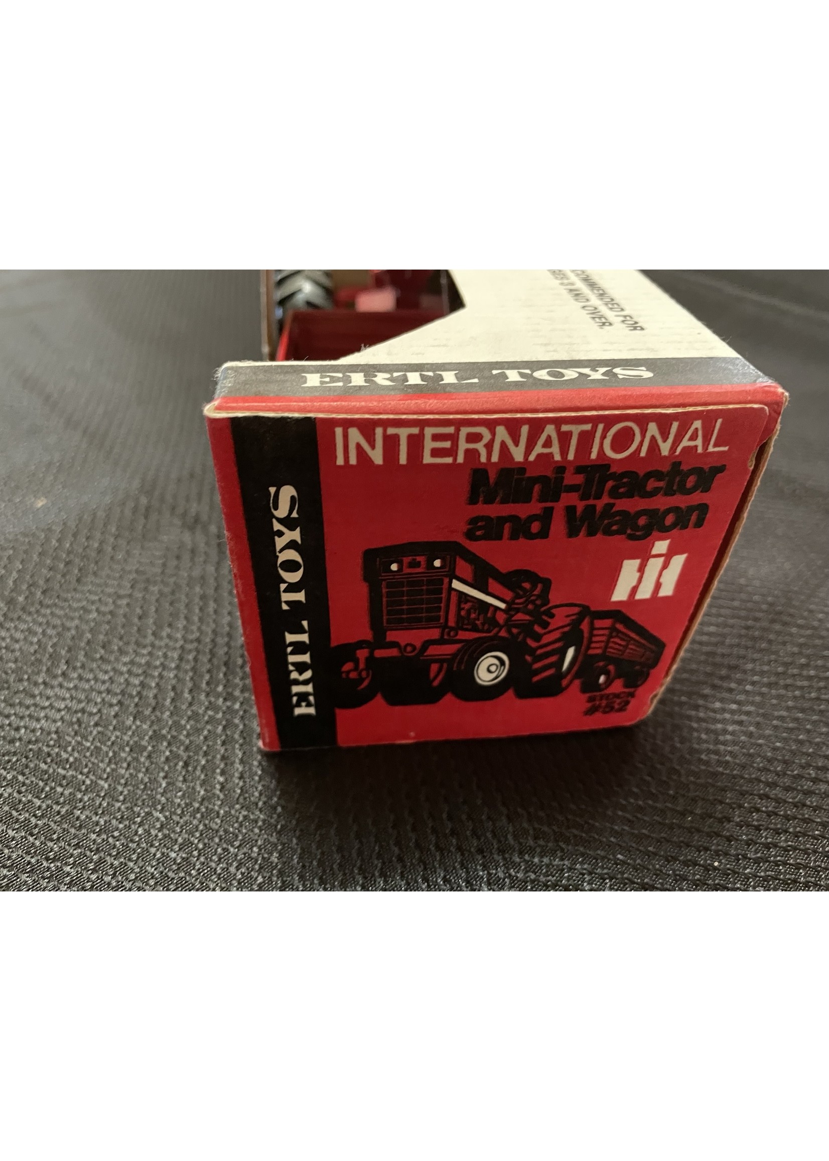 International Harvester 1/32 International Mini-Tractor and Wagon