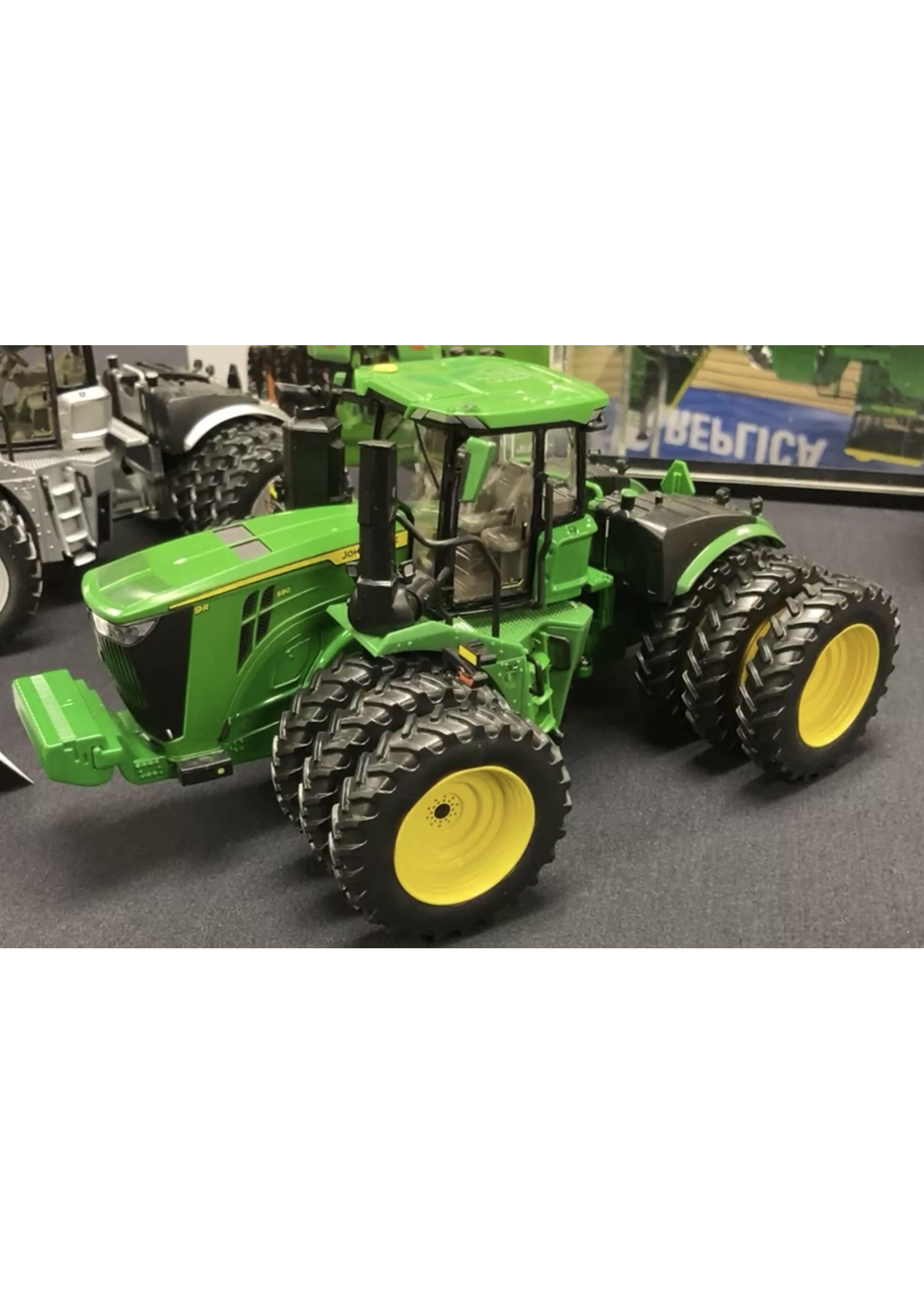 John Deere 1/32 John Deere 9R 590 4wd Tractor With Triples, 2022 Farm Show Edition