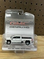 GMC 1/64 2022 GMC Sierra 3500 Denali Dually, White Frost