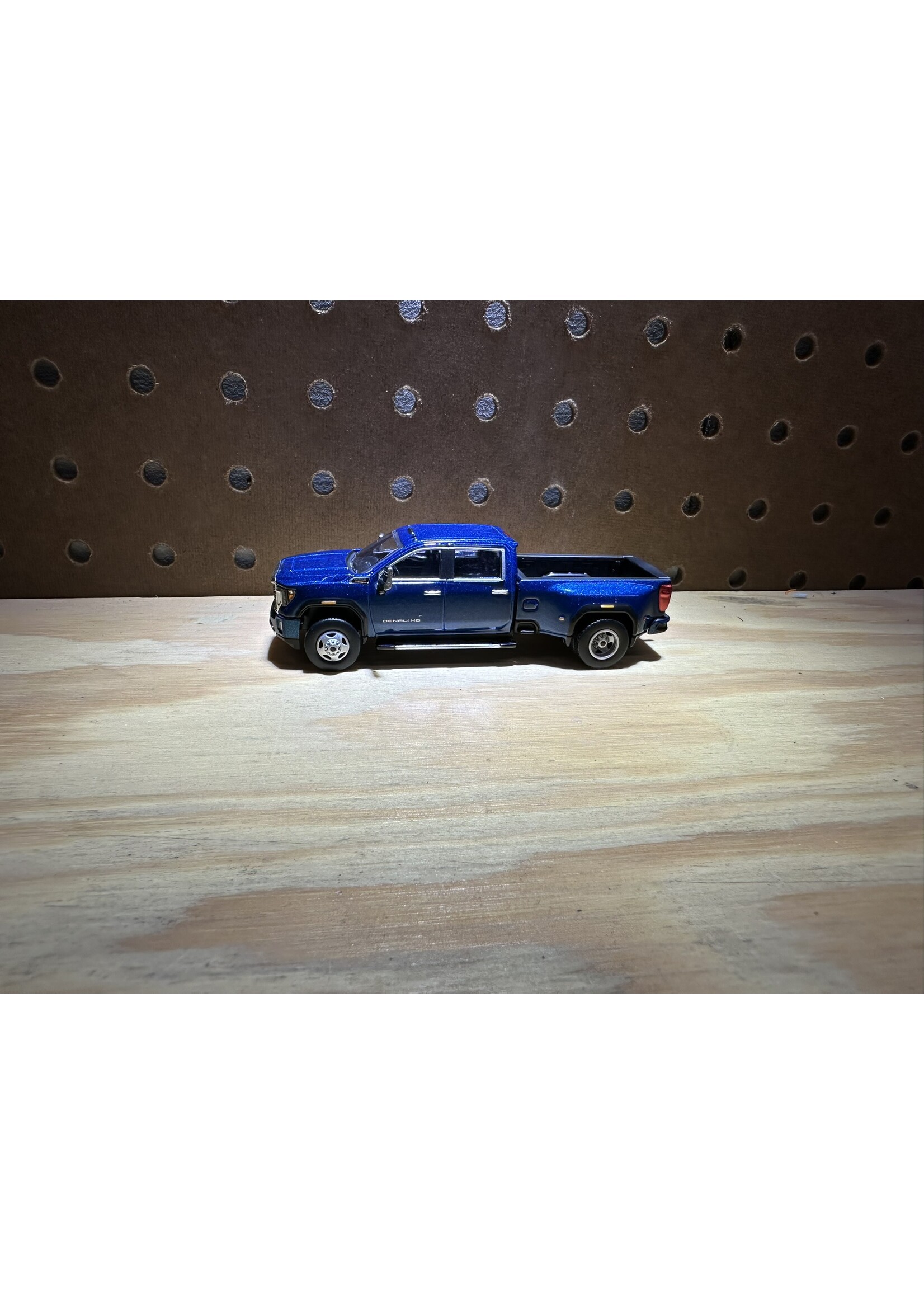 GMC 1/64 2022 GMC Sierra 3500 Denali Dually, Pacific Blue