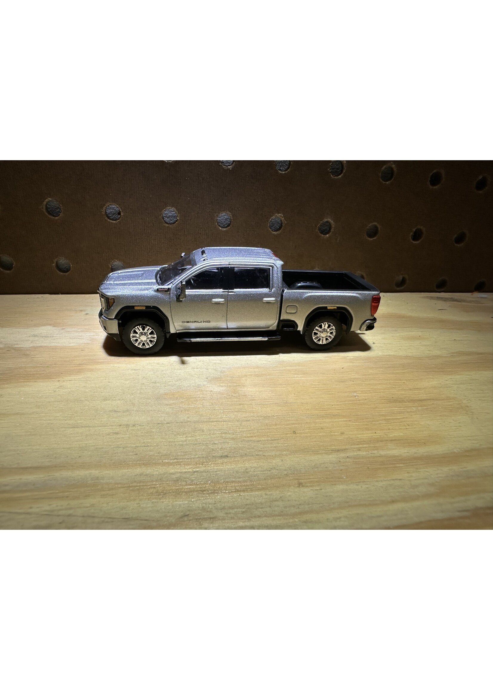 GMC 1/64 2022 GMC Sierra 2500 Denali, Quick Silver Metallic