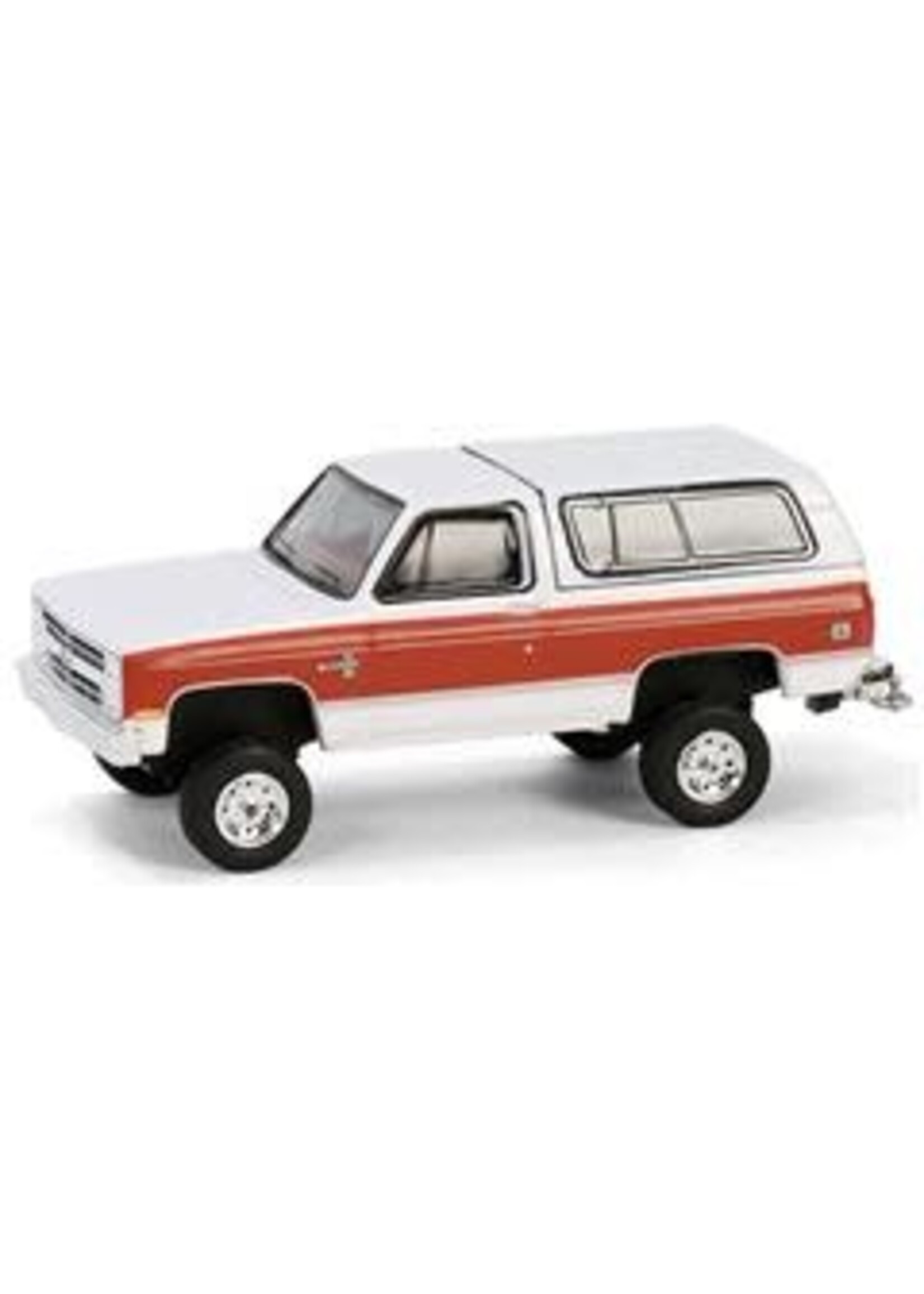 Chevrolet 1/64 1984 Chevrolet K5 Blazer Silverado Lifted, Frost White & Apple Red, All-Terrain Series 16