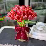 2 Lips Valentine Arrangement