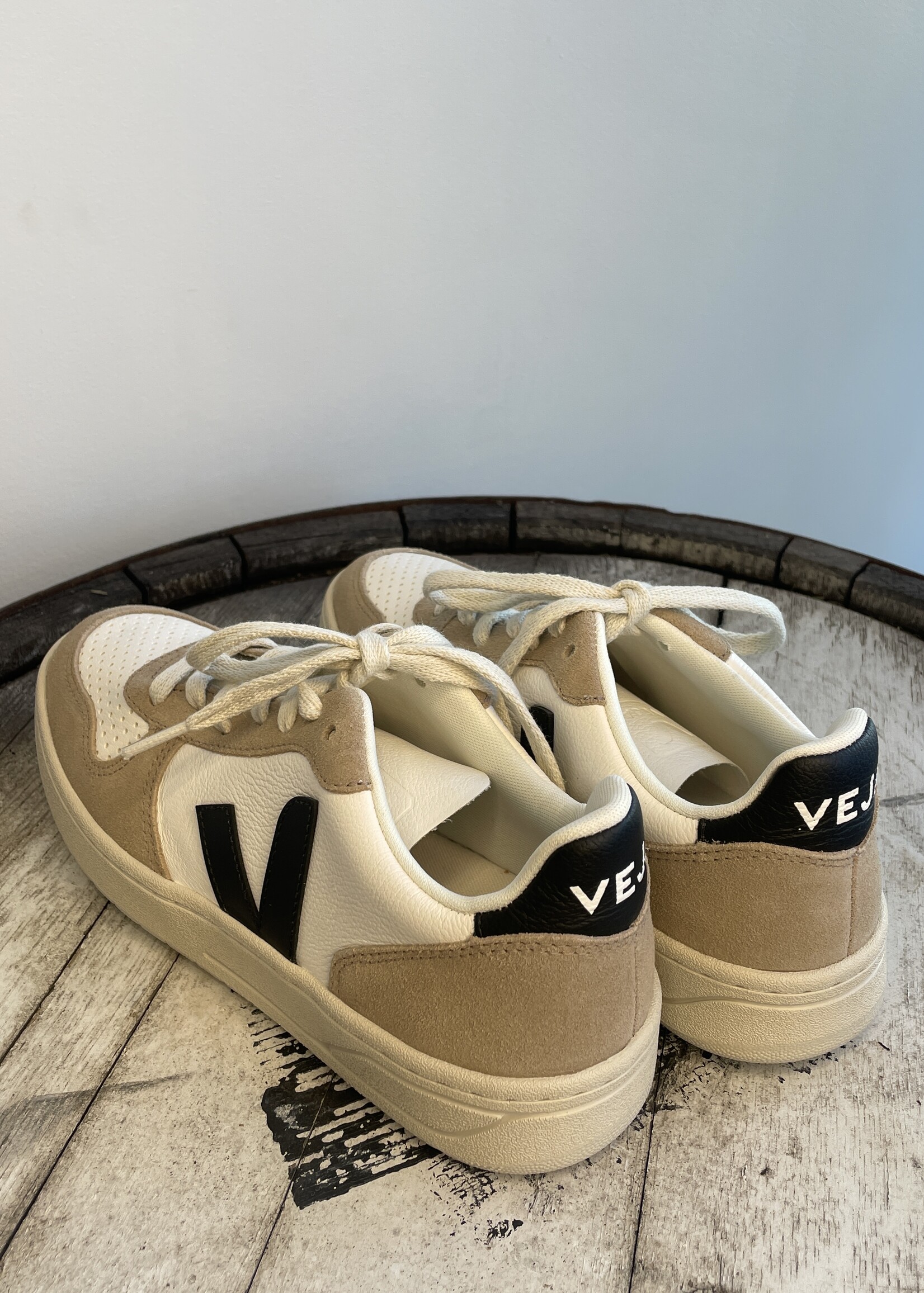 VEJA V-10 Chromefree Leather sneakers