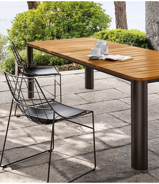 KODO OUTDOOR DOGHE RECTANGULAR DINING TABLE.