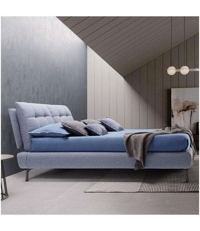 TECUM QUADRO QUEEN BED.