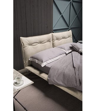 NOVALUNA REM QUEEN BED - OFF WHITE LEATHER WITH CHROME LEGS