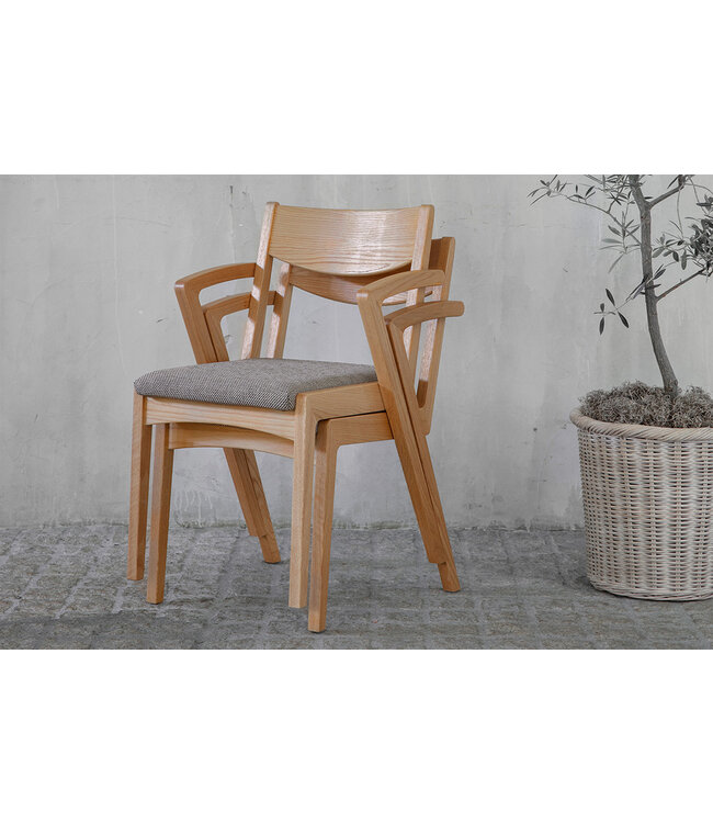 FUKUOKA DINING CHAIR.