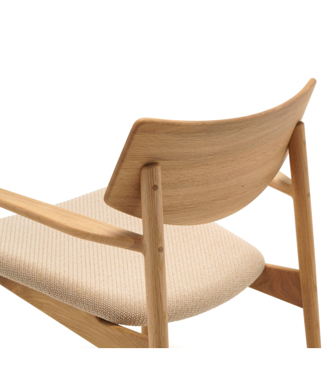 A-LC01 LOUNGE CHAIR