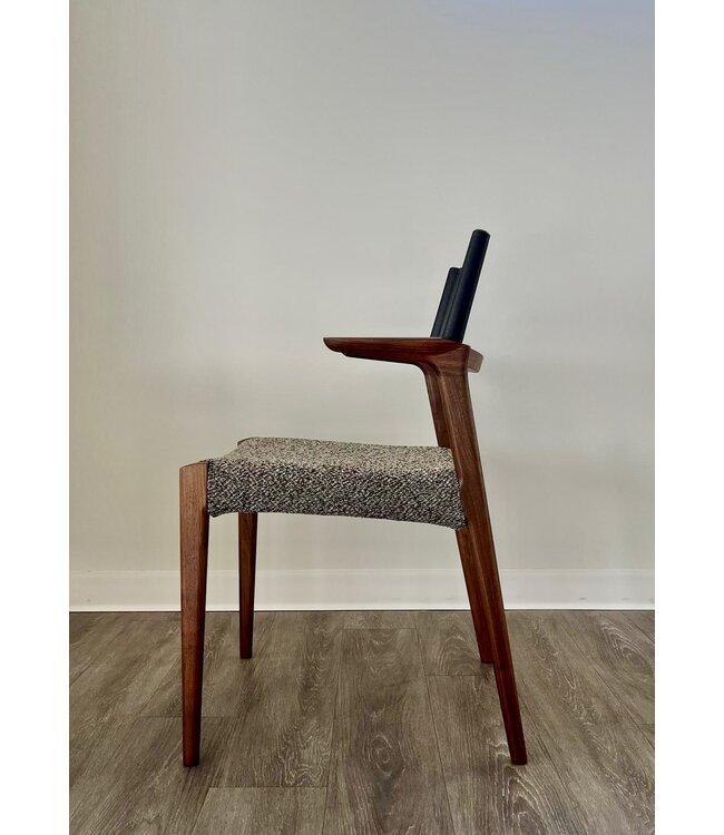 ITSUKI DINING CHAIR